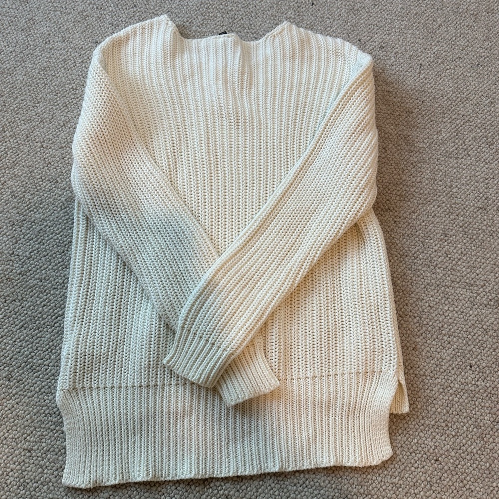 H&M sweater - Picture 2 of 3